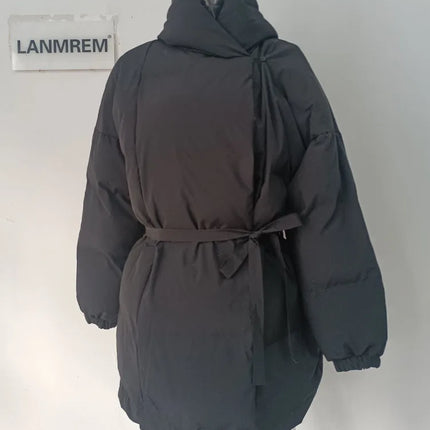 LANMREM High End Black Winter Down Coats Women Hooded Belt Gathered Waist Warm Jackets Fashion 2025 New Clothing 2AA4243