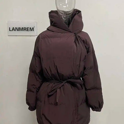 LANMREM High End Black Winter Down Coats Women Hooded Belt Gathered Waist Warm Jackets Fashion 2025 New Clothing 2AA4243